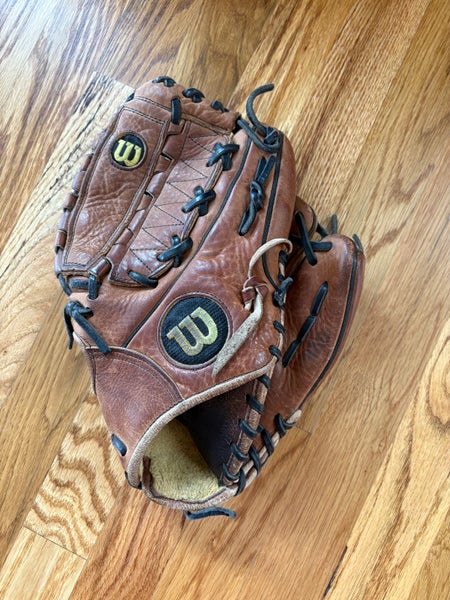 RH Wilson A2000 Softball Glove 12" (Used)