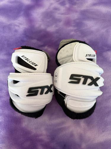 Medium Adult STX Stallion 900 Arm Pads (Used)