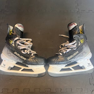 2024 Bauer Vapor Hyperlite 2 Hockey Skates Regular Width Pro Stock 7.5 (Used)