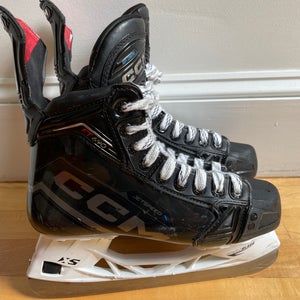 CCM Hockey Skates Regular Width Size 5 (Used)