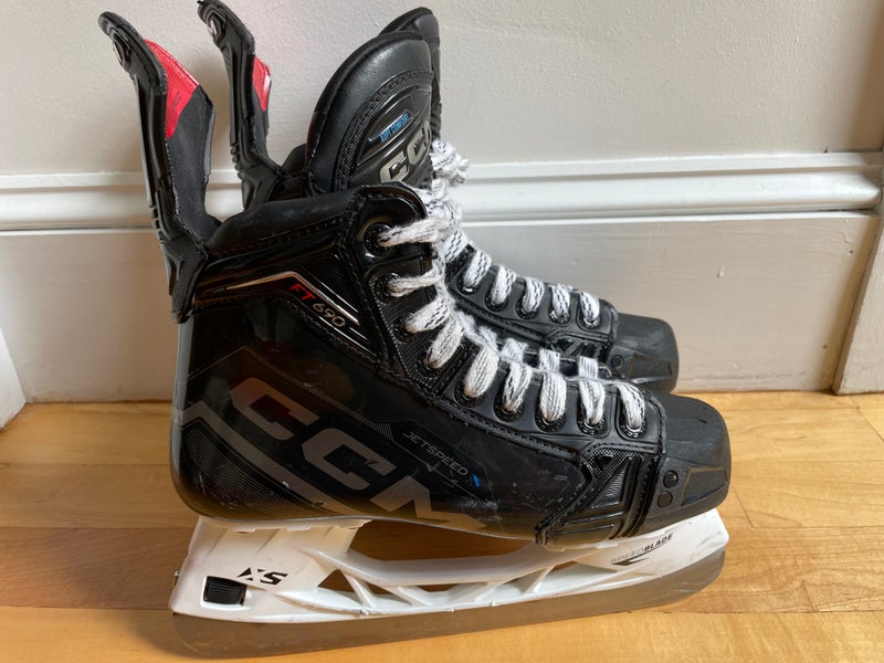 CCM Hockey Skates Regular Width Size 5 (Used)