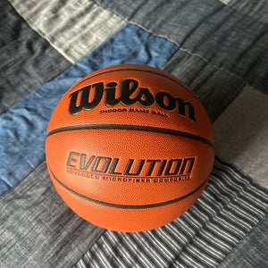 Men's Wilson Basketball (New)