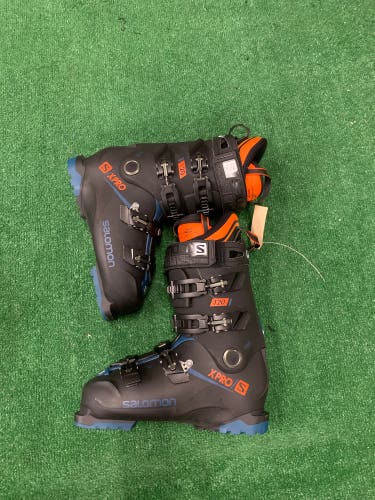 Men's Salomon Ski Boots (Used)