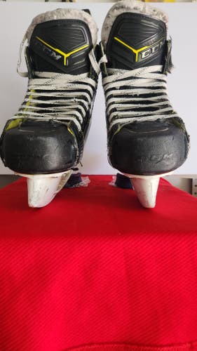 CCM Super Tacks 9380 Hockey Skates | Intermediate 5.5 (Regular)
