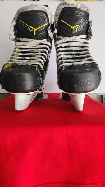 CCM Super Tacks 9380 Hockey Skates | Intermediate 5.5 (Regular)