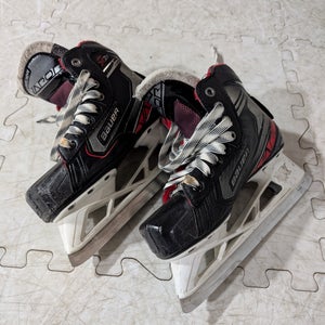 Bauer Vapor X2.7 Hockey Goalie Skates Regular Width Size 4 (Used)