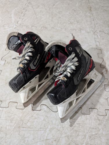 Bauer Vapor X2.7 Hockey Goalie Skates Regular Width Size 4 (Used)