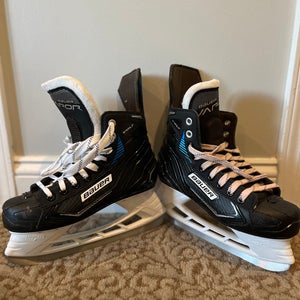 Bauer Vapor Hockey Skates Size 4 (Used)
