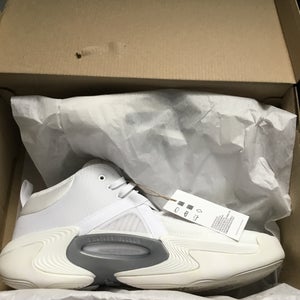 Men's Size M 10.5 (W 11.5) Adidas Shoes (New)