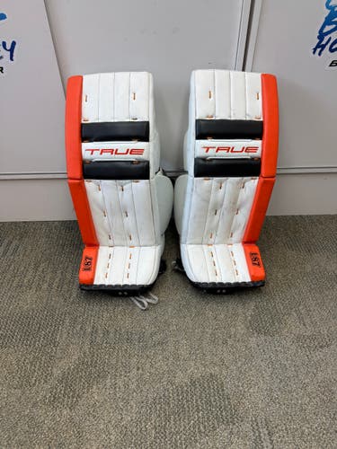 30" True L87 Regular Goalie Full Set (Used)
