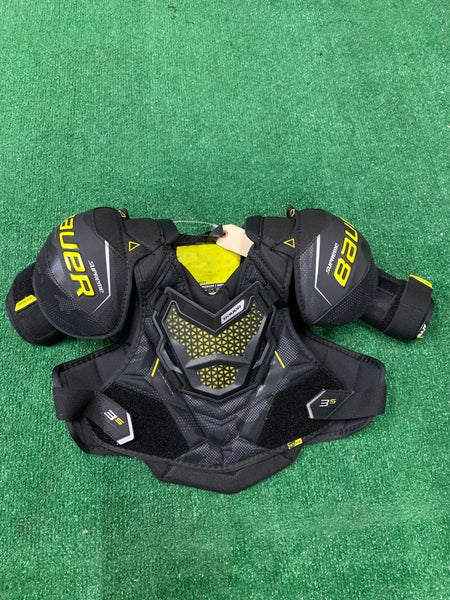 Medium Intermediate Bauer Supreme 3S Shoulder Pads (Used)