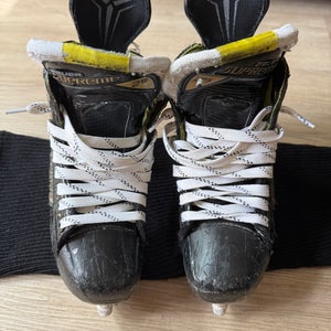 Bauer Supreme 2S Hockey Skates Regular Width Size 3 (Used)