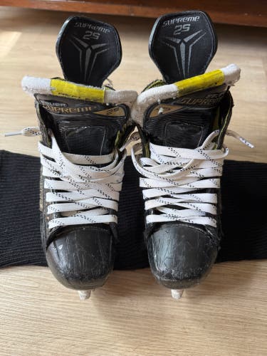Bauer Supreme 2S Hockey Skates Regular Width Size 3 (Used)