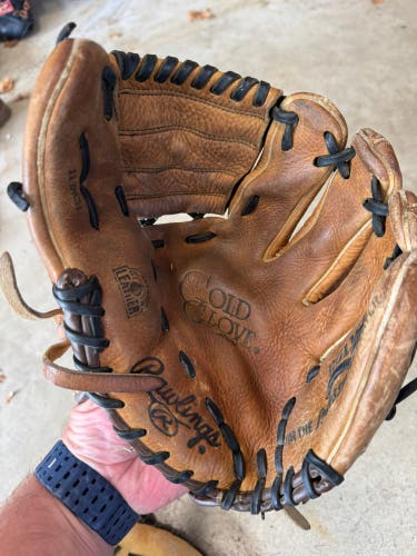 Rawlings Gold Glove RH Infield Baseball Glove 11" (Used)