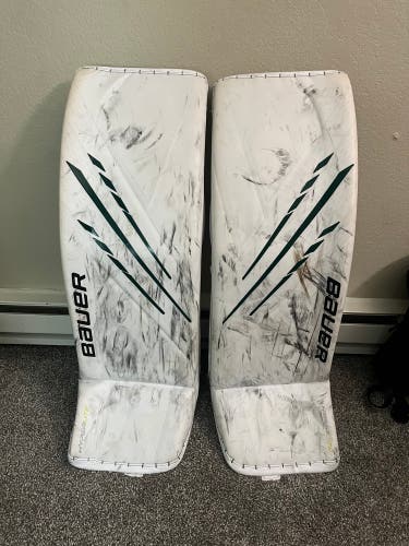 XL Bauer Hyperlite Goalie Leg Pads (Used)