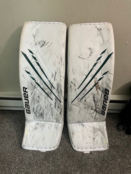 XL Bauer Hyperlite Goalie Leg Pads (Used)