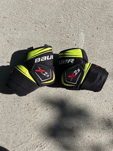 Medium Junior Bauer Vapor X2.9 Elbow Pads (Used)