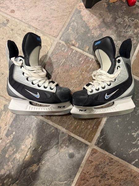 Nike Hockey Skates Extra Wide Width Size 1 (Used)