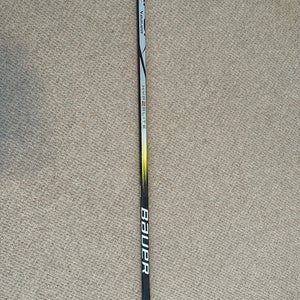 Intermediate Bauer Vapor Hyperlite 2 Left Hand Hockey Stick P28 (Used)