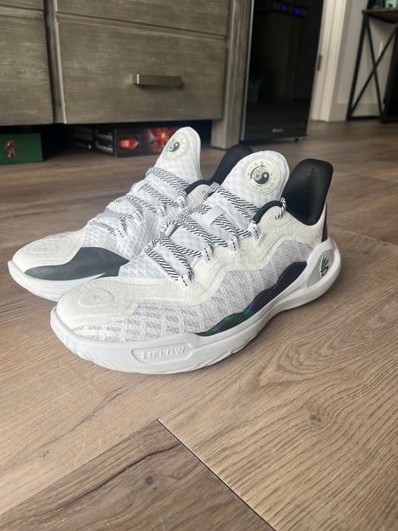 Curry 11,  Size M 10.5 (W 11.5) Under Armour Shoes