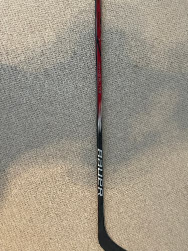 Intermediate Bauer Vapor Hyperlite 2 Left Hand Hockey Stick P28 (Used)