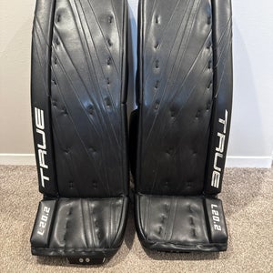 34" True L20.2 Goalie Leg Pads (Used)