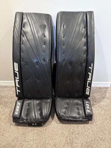 34" True L20.2 Goalie Leg Pads (Used)