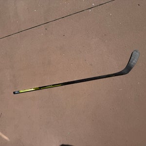 Senior Bauer Vapor Hyperlite Right Handed Hockey Stick P92 Pro Stock (New)