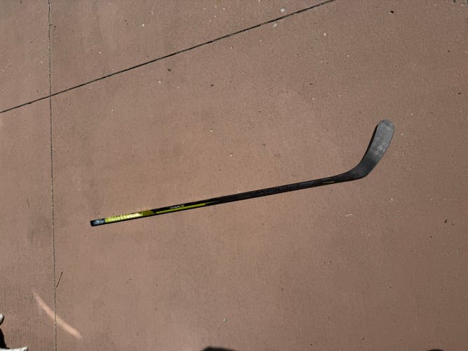 Senior Bauer Vapor Hyperlite Right Handed Hockey Stick P92 Pro Stock (New)