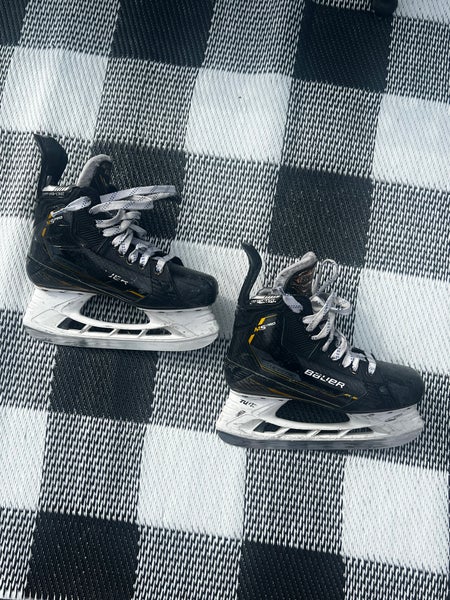 Bauer Supreme M5 Pro Hockey Skates size 5.5 fit 3 (Used)