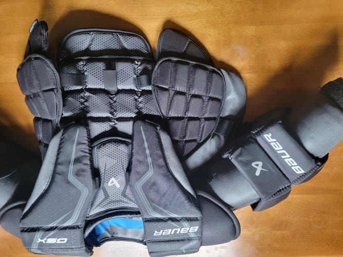 Small / Medium Bauer GSX Goalie Chest Protector (Used)
