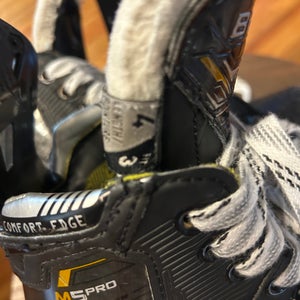 Bauer Supreme M5 Pro Hockey Skates Regular Width Size 4 (Used)