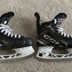 2024 CCM Tacks XF 90 Hockey Skates + Extra Blades