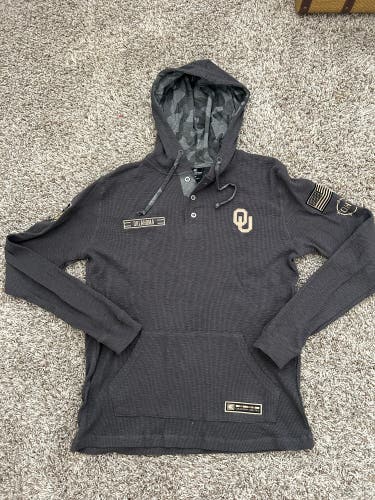 Colosseum Charcoal Oklahoma Sooners Henley Pullover Hoodie Men’s Medium