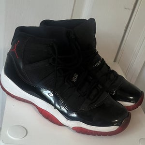 Men's Size M 5.5 (W 6.5) Air Jordan 11 Shoes (Used)