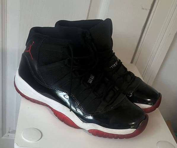 Men's Size M 5.5 (W 6.5) Air Jordan 11 Shoes (Used)