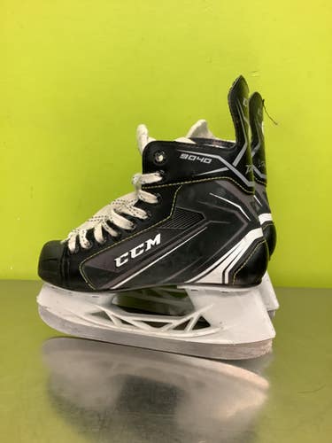 Used CCM TACKS 9040 Junior Hockey Skate Junior 03 11686-S000045222