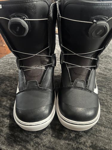 Kid’s Vans Snowboard Boots (Used)