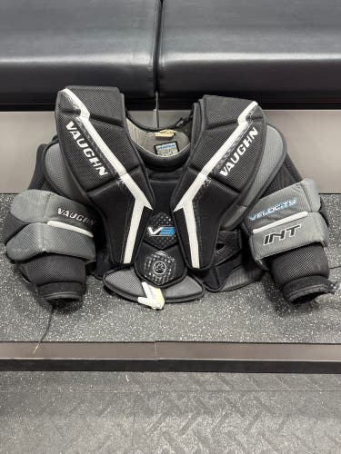 Used Vaughn Velocity V9 Intermediate Medium Chest & Arm