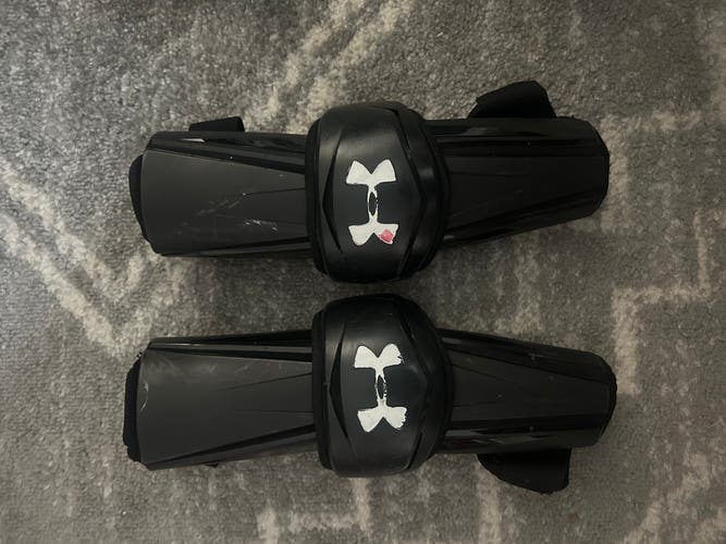 Medium Adult Under Armour Revenant Arm Pads (Used)