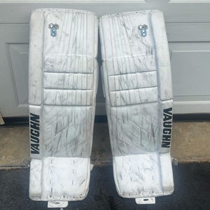 30" +2 Vaughn Velocity VE8 Goalie Leg Pads (Used)