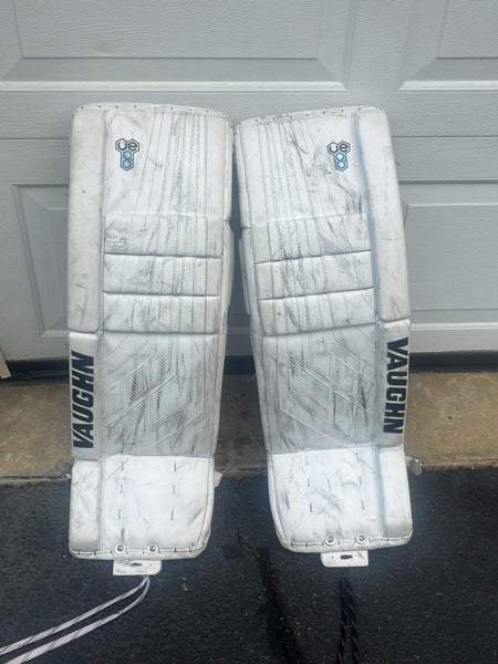 30" +2 Vaughn Velocity VE8 Goalie Leg Pads (Used)