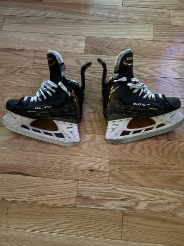 Bauer Supreme M5 Pro Hockey Skates 6 (Used)