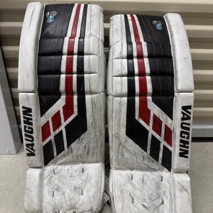 26" Vaughn Velocity VE8 Goalie Leg Pads (Used)
