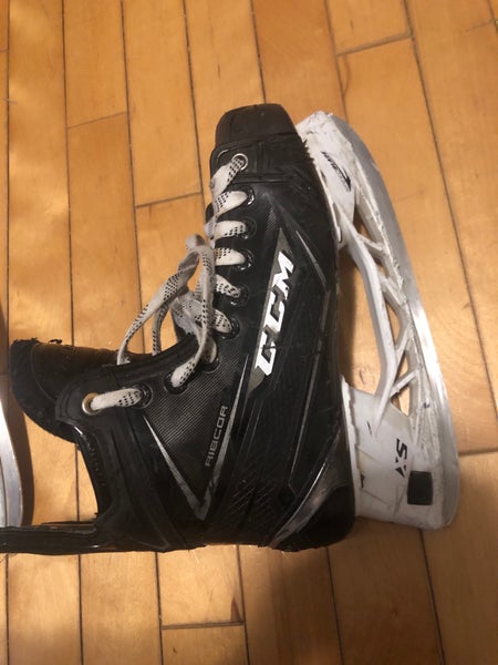 CCM RibCor 80K Hockey Skates Wide Width Size 5.5 (Used)
