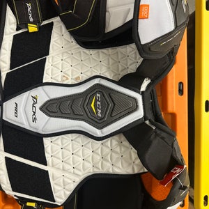 Senior Large CCM Tacks Pro stock shoulder pads-NWT