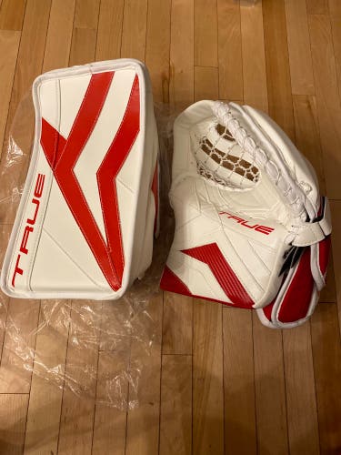 New True Catalyst PX3 Goalie Gloves Set Husso Red Wings