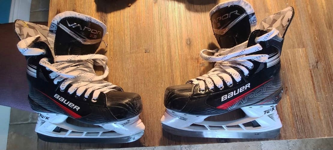 2023 Bauer Vapor X3 Hockey Skates Size 7.5 EE Width