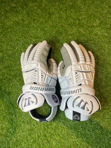 Team First Nations Warrior Gloves Medium (New)