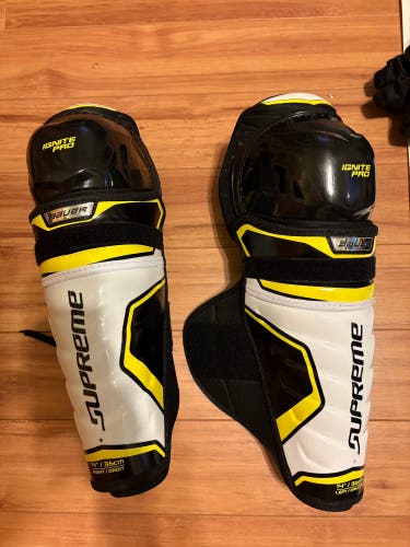 Senior Bauer Ignite Pro 14" Shin Pads (New)